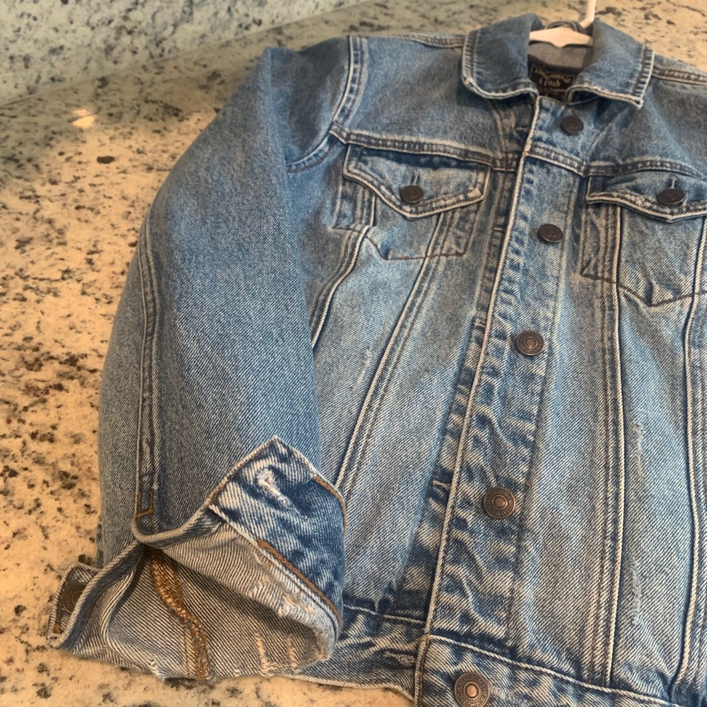 A&F Jean Jacket - Picture 2 of 9